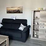 Appartement Nordsee In Pewsum Mit Dachterrasse, 2 Schlafzimmer