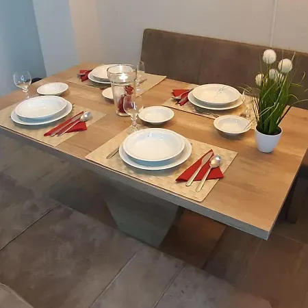 Nordsee In Pewsum Mit Dachterrasse, 2 Schlafzimmer